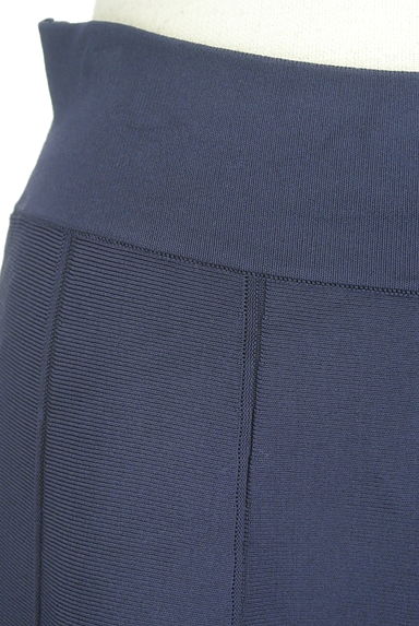 BCBG MaxAzria（ビーシービージーマックスアズリア）の古着「リブフレアミニスカート（ミニスカート）」大画像４へ