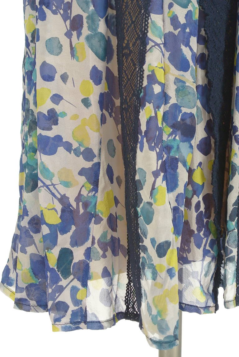 BCBG MaxAzria（ビーシービージーマックスアズリア）の古着「商品番号：PR10299379」-大画像5