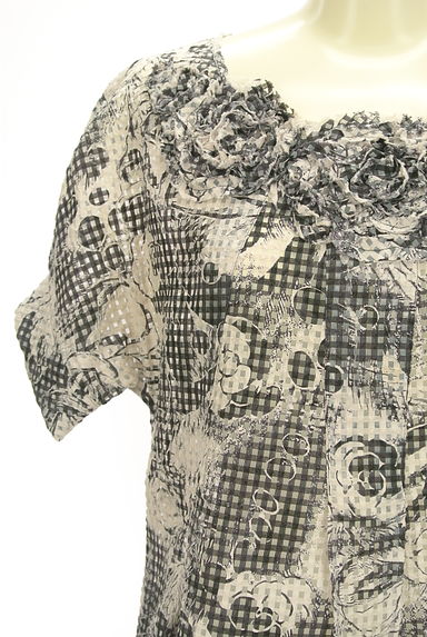 INGEBORG（インゲボルグ）の古着「花柄×ギンガムチェックシアサッカーチュニック（カットソー・プルオーバー）」大画像４へ
