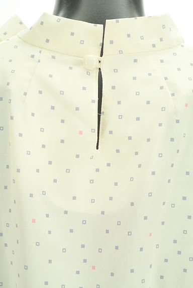 KarL Park Lane（カールパークレーン）の古着「スクエアドット柄リボンタイシフォンブラウス（カットソー・プルオーバー）」大画像５へ