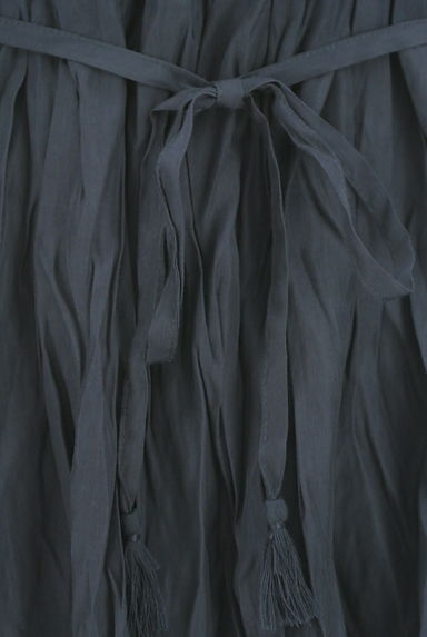 axes femme（アクシーズファム）の古着「ボリューム袖刺繍入りペプラムカットソー（カットソー・プルオーバー）」大画像５へ