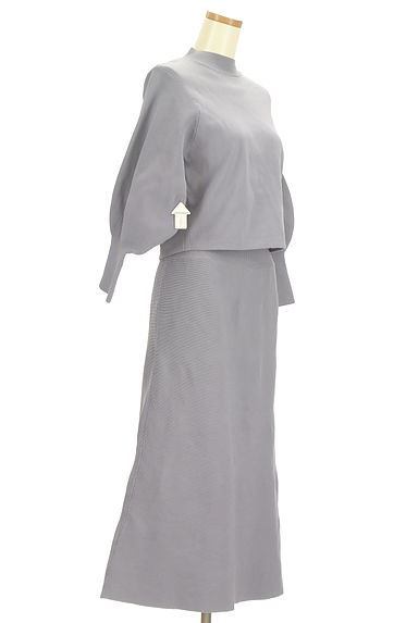 N.Natural Beauty Basic*（エヌ ナチュラルビューティーベーシック）の古着「ボリューム袖モックネックニット＋ロングスカート（セットアップ（ジャケット＋スカート））」大画像３へ