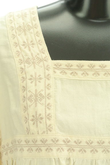 SM2（サマンサモスモス）の古着「エスニック刺繍入り９分袖チュニック（カットソー・プルオーバー）」大画像４へ