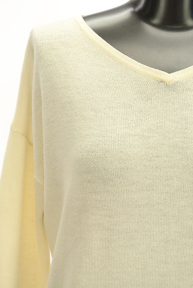 YECCA VECCA（イェッカヴェッカ）の古着「Vネックニットトップス（ニット）」大画像４へ