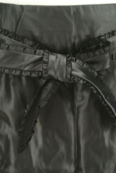 Harrods（ハロッズ）の古着「フリルベルト付きフェイクレザー膝丈巻きスカート（スカート）」大画像４へ