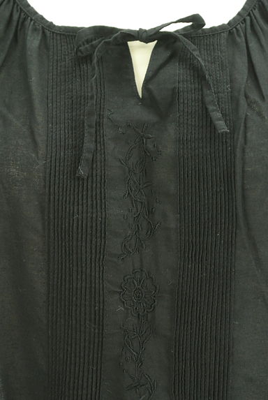 INGEBORG（インゲボルグ）の古着「フラワー刺繍ノースリロングブラウス（カットソー・プルオーバー）」大画像４へ