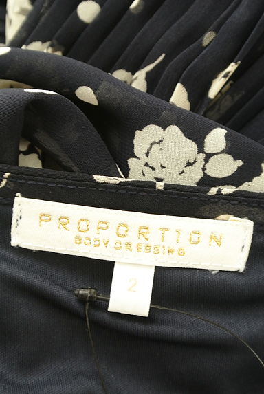 PROPORTION BODY DRESSING（プロポーションボディ ドレッシング）の古着「８分袖花柄シフォン膝上ワンピース（ワンピース・チュニック）」大画像６へ