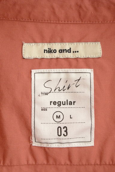 niko and...（ニコ アンド）の古着「Ｖカット襟ワイヤー入りコットンシャツ（カジュアルシャツ）」大画像６へ