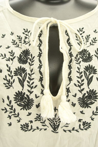 Te chichi（テチチ）の古着「フラワー刺繡コットンブラウス（カットソー・プルオーバー）」大画像４へ