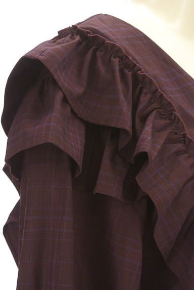 ROSE BUD（ローズバッド）の古着「ボリュームフリル七分袖チェック柄カットソー（カットソー・プルオーバー）」大画像４へ