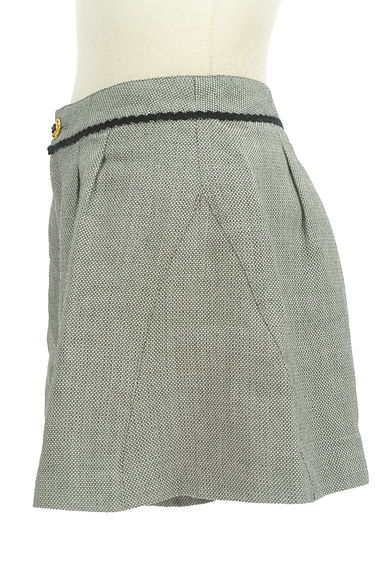 MISCH MASCH（ミッシュマッシュ）の古着「フレアショートパンツ（ショートパンツ・ハーフパンツ）」大画像３へ
