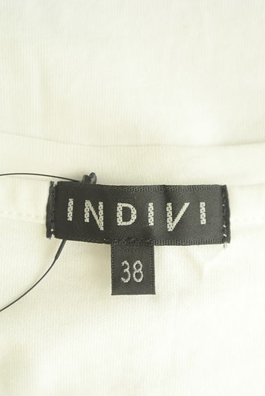 INDIVI（インディヴィ）の古着「ロゴプリントＶネック半袖Ｔシャツ（Ｔシャツ）」大画像６へ