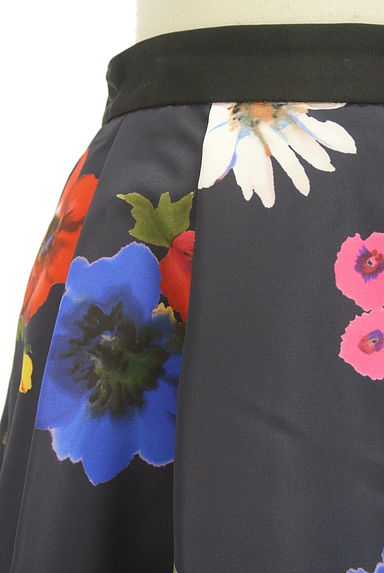 Maglie le cassetto（マーリエ ル カセット）の古着「膝下丈ヴィヴィット大花柄フレアスカート（スカート）」大画像４へ