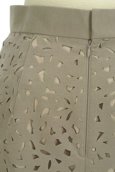 JUSGLITTY（ジャスグリッティー）の古着「切り絵風カッティンミディタイトスカート（スカート）」大画像４へ
