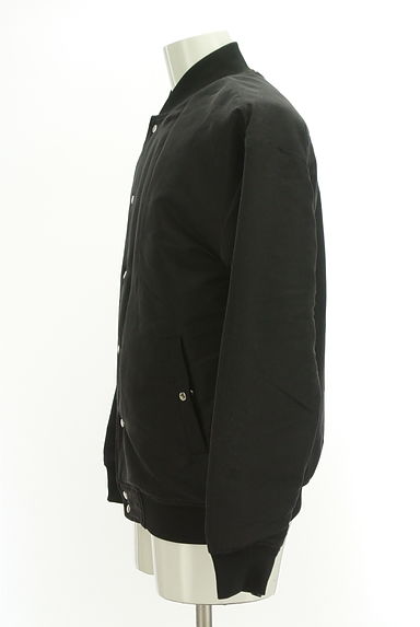 MAISON KITSUNE（メゾン キツネ）の古着「黒無地×ベージュキルティングブルゾン（ブルゾン・スタジャン）」大画像３へ