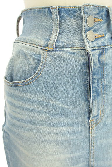 AZUL BY MOUSSY（アズールバイマウジー）の古着「ウォッシュド加工ロングデニムスカート（ロングスカート・マキシスカート）」大画像４へ