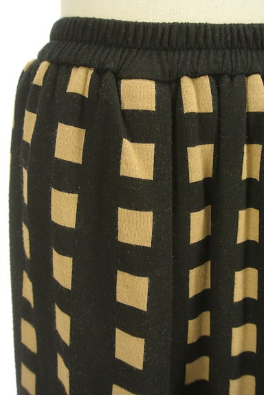 HIROKO BIS（ヒロコビス）の古着「アシンメトリーチェック柄ロングニットスカート（ロングスカート・マキシスカート）」大画像４へ
