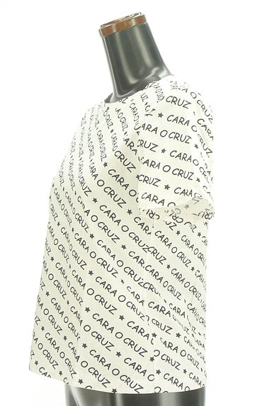 CARA O CRUZ（キャラオクルス）の古着「ブランドロゴ総柄Tシャツ（Ｔシャツ）」大画像３へ