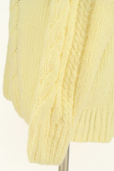 AZUL by moussy（アズールバイマウジー）の古着「ケーブル編みオーバーセーター（セーター）」大画像５へ