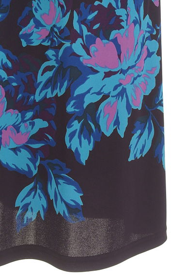 TOKUKO1erVOL（トクコプルミエヴォル）の古着「ウエストゴム花柄ロングスカート（ロングスカート・マキシスカート）」大画像５へ