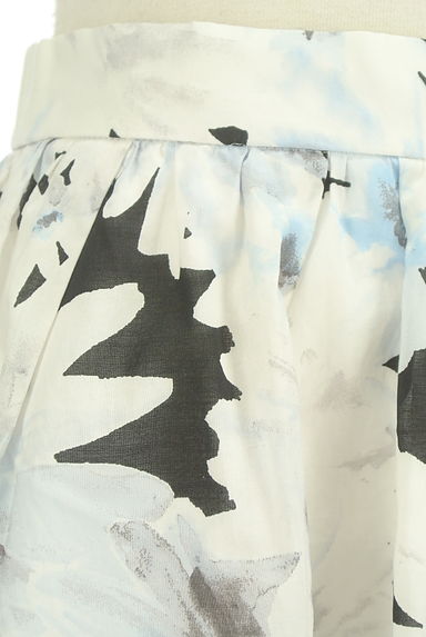 UNIVERVAL MUSE（ユニバーバルミューズ）の古着「大花柄膝丈フレアスカート（スカート）」大画像４へ