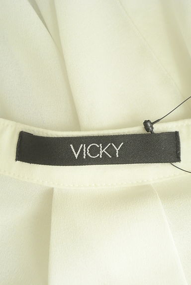 VICKY（ビッキー）の古着「フレンチスリーブ裾タックカットソー（カットソー・プルオーバー）」大画像６へ