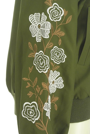 JEANASiS（ジーナシス）の古着「花刺繍入りブルゾン（ブルゾン・スタジャン）」大画像５へ