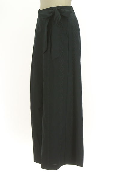 Couture Brooch（クチュールブローチ）の古着「サイドリボン刺繍入りクロップドパンツ（パンツ）」大画像３へ
