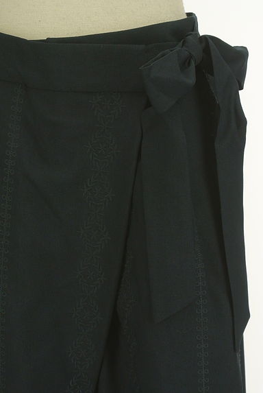 Couture Brooch（クチュールブローチ）の古着「サイドリボン刺繍入りクロップドパンツ（パンツ）」大画像４へ
