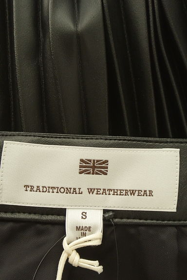 Traditional Weatherwear（トラディショナルウェザーウェア）の古着「フェイクレザープリーツスカート（ロングスカート・マキシスカート）」大画像６へ