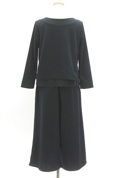 anySiS（エニィスィス）の古着「裾シフォンカットソー＋ミモレ丈パンツ（セットアップ（ジャケット＋パンツ））」大画像２へ