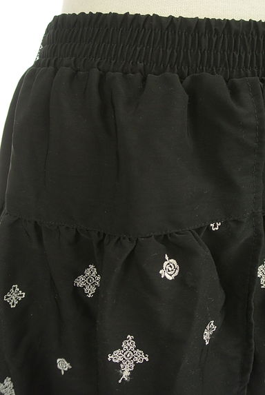axes femme（アクシーズファム）の古着「膝上丈刺繍入りレイヤードスカート（スカート）」大画像４へ