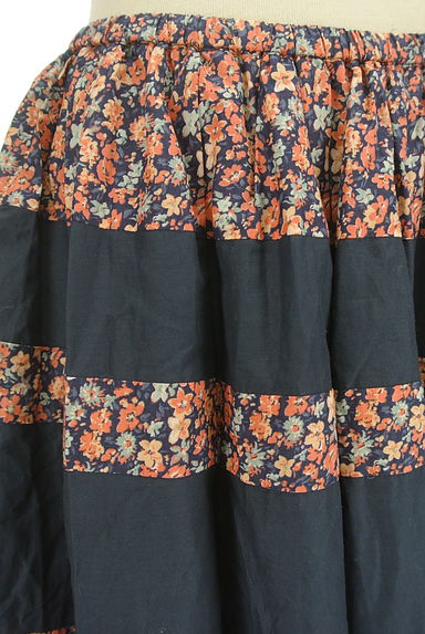 Couture Brooch（クチュールブローチ）の古着「花柄切替フレア膝丈スカート（スカート）」大画像４へ