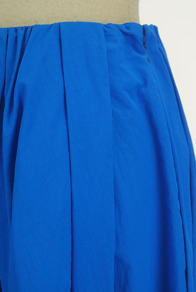 emmi atelier（エミ アトリエ）の古着「ボリュームフレアタックナイロンスカート（ロングスカート・マキシスカート）」大画像４へ