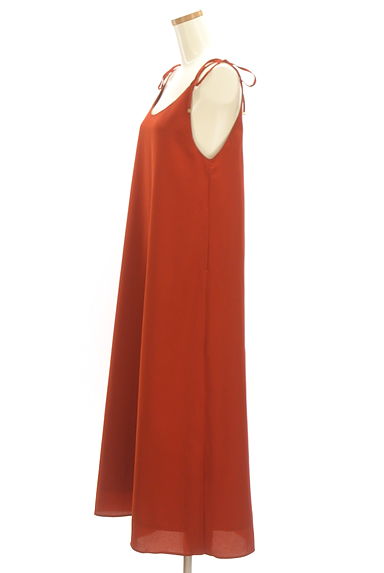 ROSSO（ロッソ）の古着「ロングキャミワンピース（キャミワンピース）」大画像３へ