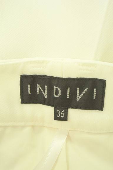 INDIVI（インディヴィ）の古着「センタープレステーパード白パンツ（パンツ）」大画像６へ