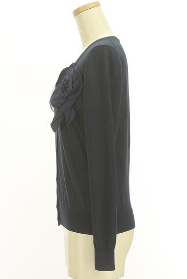 LANVIN en Bleu（ランバンオンブルー）の古着「コサージュ付きニットカーディガン（カーディガン・ボレロ）」大画像３へ