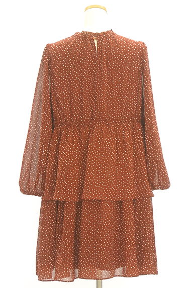 JILL by JILLSTUART（ジルバイジルスチュアート）の古着「変形ドット膝丈ティアードフリルワンピース（ワンピース・チュニック）」大画像２へ