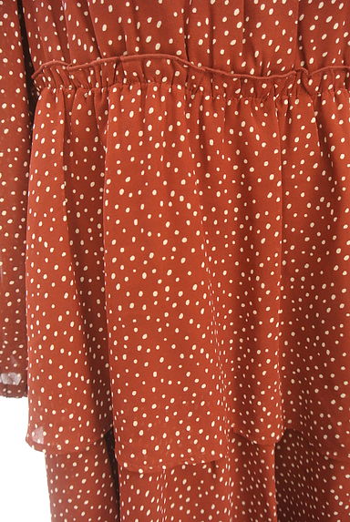 JILL by JILLSTUART（ジルバイジルスチュアート）の古着「変形ドット膝丈ティアードフリルワンピース（ワンピース・チュニック）」大画像５へ