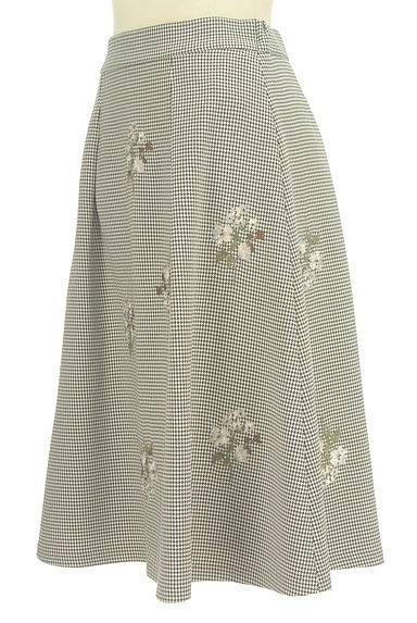 LAISSE PASSE（レッセパッセ）の古着「花刺繍入り千鳥格子柄膝下スカート（ロングスカート・マキシスカート）」大画像３へ