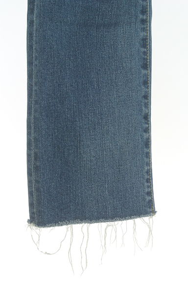 AZUL BY MOUSSY（アズールバイマウジー）の古着「ダメージ加工ハイウエストテーパードデニムパンツ（デニムパンツ）」大画像５へ