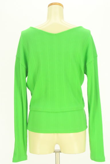 AZUL BY MOUSSY（アズールバイマウジー）の古着「リブキャミソール＋クロップドカーディガン（アンサンブル）」大画像２へ