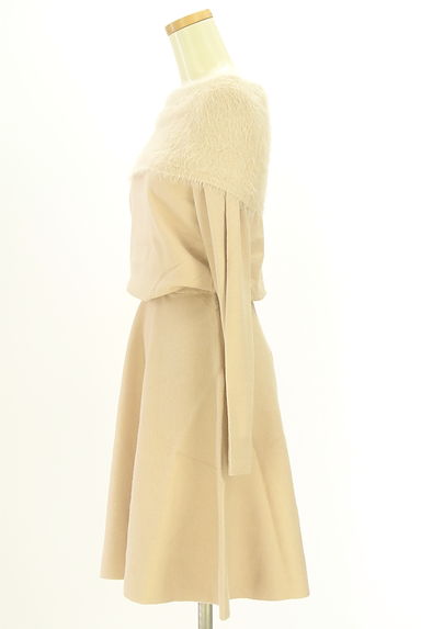 PROPORTION BODY DRESSING（プロポーションボディ ドレッシング）の古着「シャギーオフショルダー膝上ニットワンピース（ワンピース・チュニック）」大画像３へ