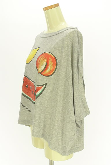 mercibeaucoup（メルシーボークー）の古着「フルーツオバケプリントドルマンTシャツ（Ｔシャツ）」大画像３へ