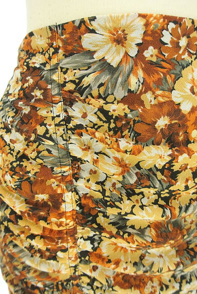 Snidel（スナイデル）の古着「花柄ドロストシフォンミニスカート（ミニスカート）」大画像４へ