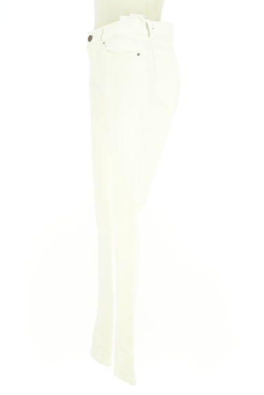 Mila Owen（ミラオーウェン）の古着「ホワイトスキニーデニムパンツ（デニムパンツ）」大画像３へ