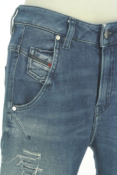 DIESEL（ディーゼル）の古着「ダメージ加工デニムパンツ（デニムパンツ）」大画像４へ