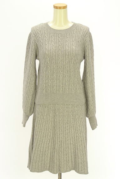 PROPORTION BODY DRESSING（プロポーションボディ ドレッシング）の古着「ケーブル編みニットトップス＋膝丈スカート（セットアップ（ジャケット＋スカート））」大画像１へ