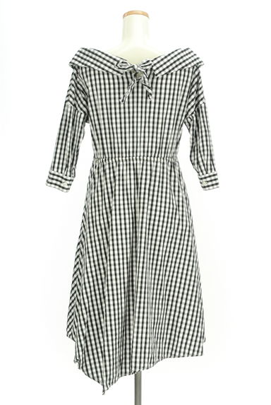 PROPORTION BODY DRESSING（プロポーションボディ ドレッシング）の古着「オフショルダー膝下ワンピース（ワンピース・チュニック）」大画像２へ