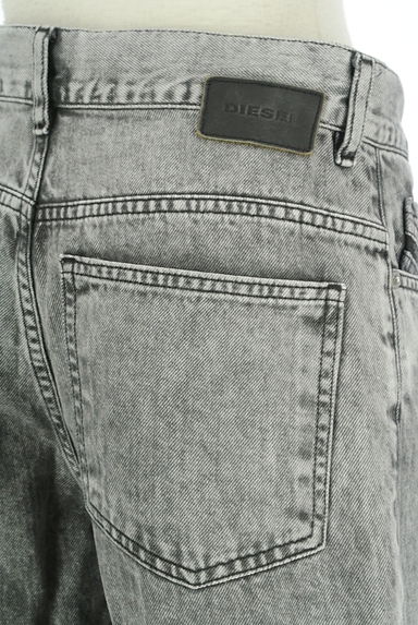 DIESEL（ディーゼル）の古着「セミワイドストレートデニムパンツ（デニムパンツ）」大画像５へ